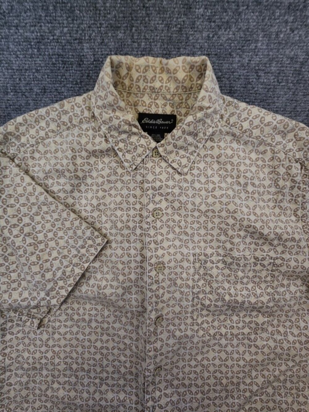 Eddie Bauer Men's Small Linen Blend Beige Short Sleeve Button Up Shirt Geometric